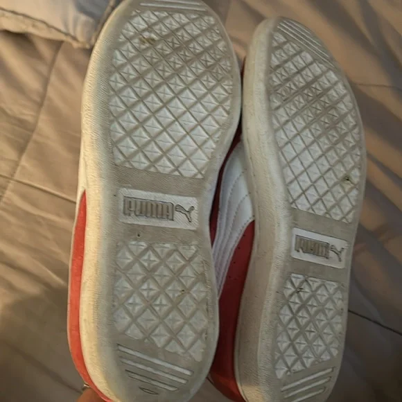 Puma sneakers, cute Pink color. Size 8 - Picture 2 of 2